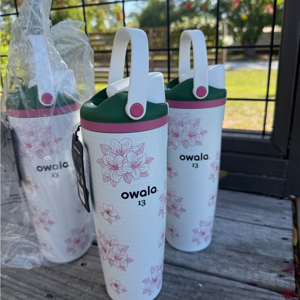 Owala ‘Zalea Water Bottle - White with Pink Flowers - Masters - Golf - Augusta